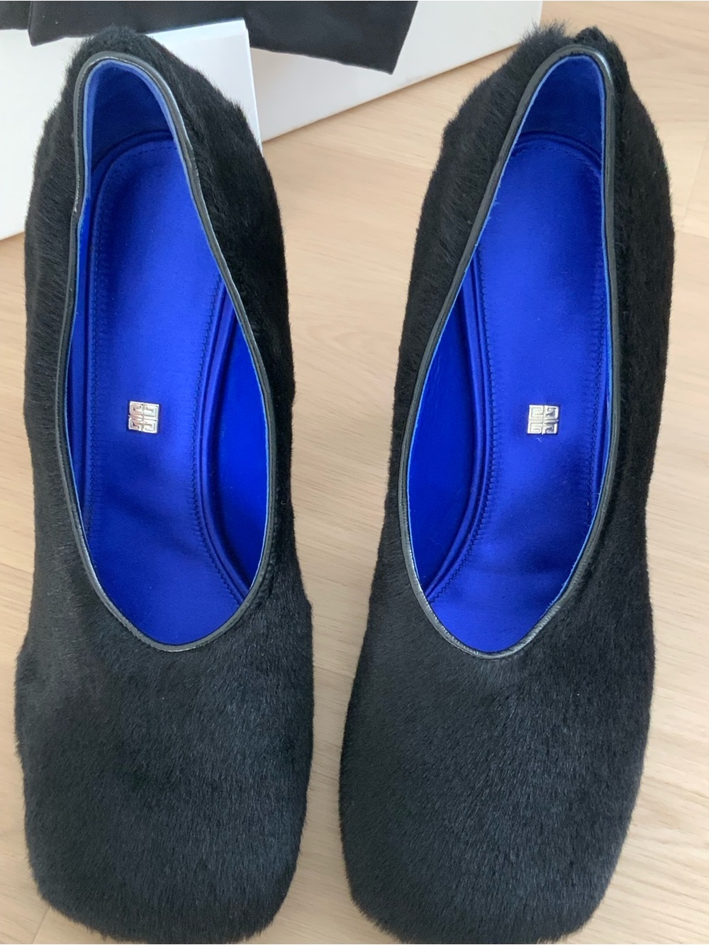 GIVENCHY  Lambskin Pumps - Picture 7 of 8
